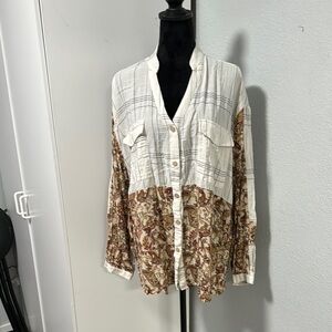 Gimmicks by BKE White and Brown Blouse